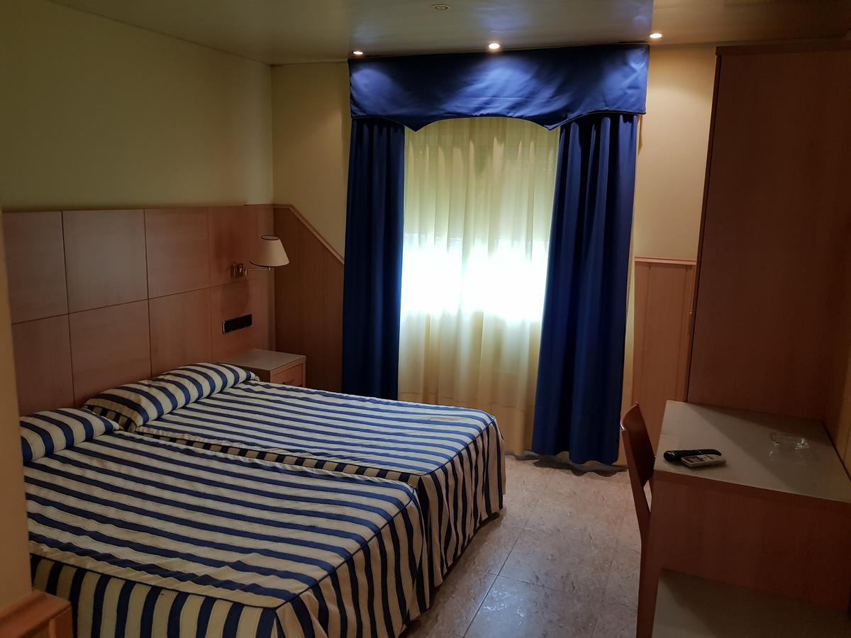 Hostal Milenium Els Monjos 외부 사진