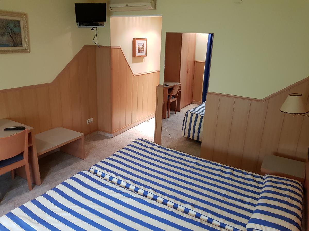 Hostal Milenium Els Monjos 외부 사진